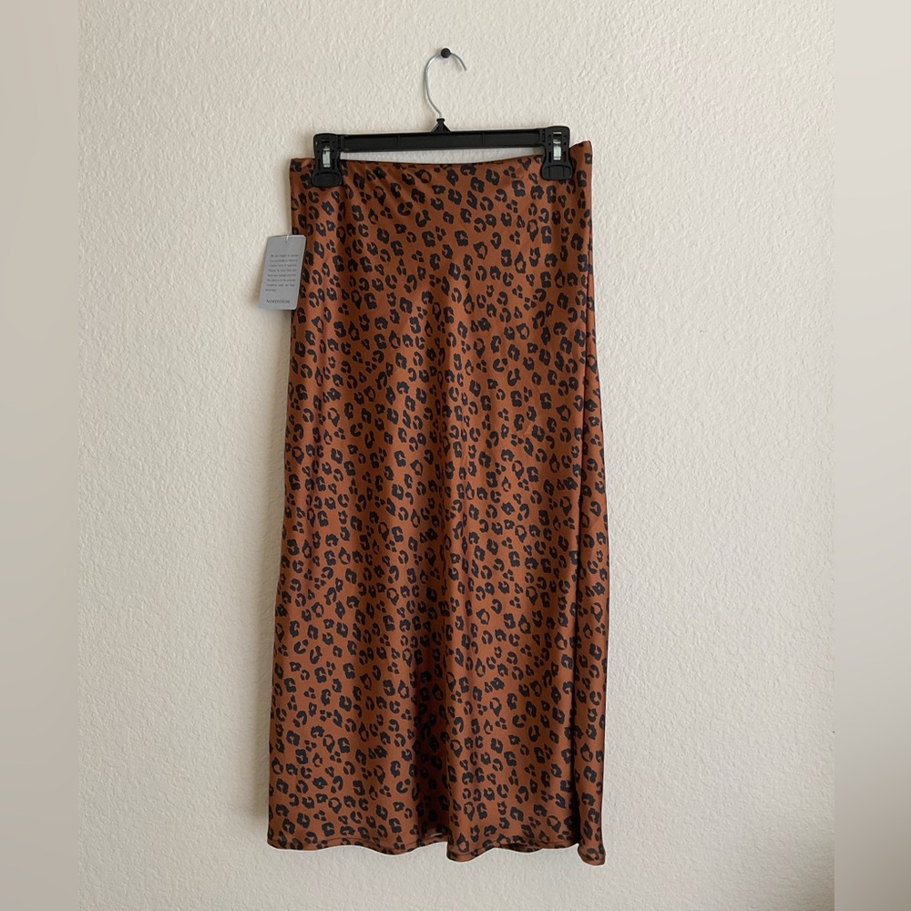 Leopard midi skirt